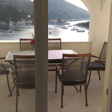 Apartment Zaklopatica Lastovo 외부 사진