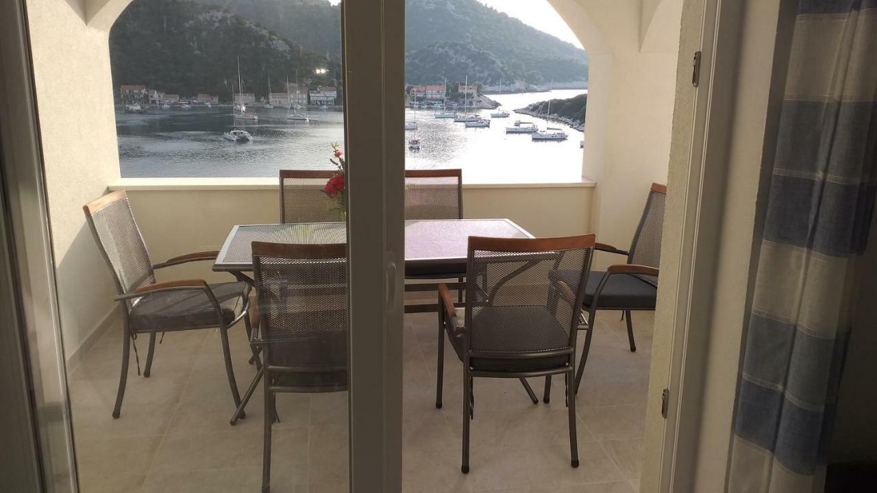 Apartment Zaklopatica Lastovo 외부 사진