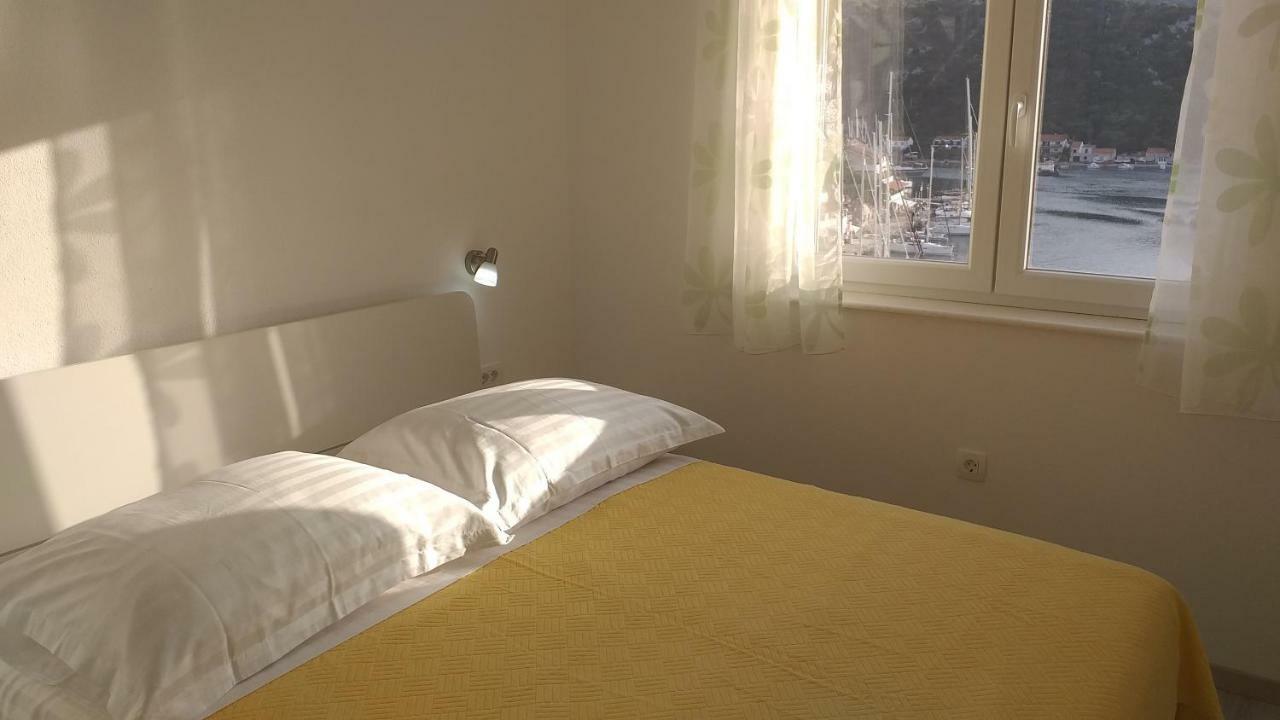 Apartment Zaklopatica Lastovo 외부 사진