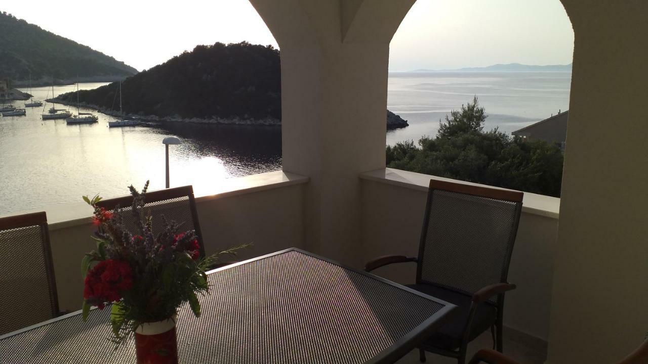 Apartment Zaklopatica Lastovo 외부 사진
