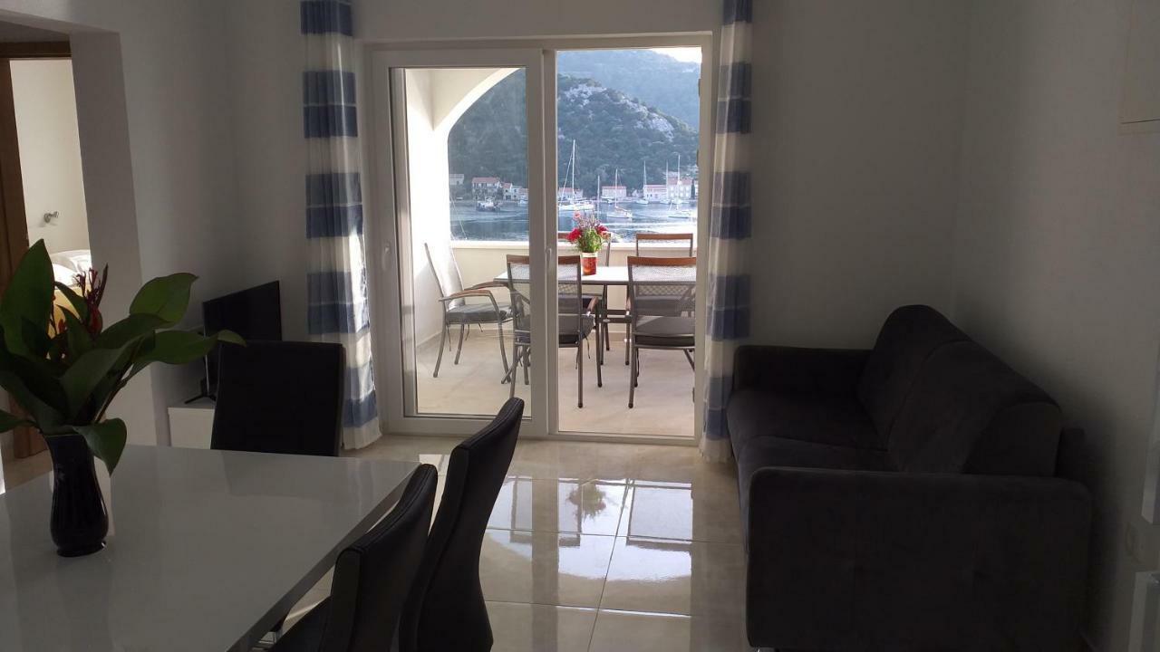 Apartment Zaklopatica Lastovo 외부 사진