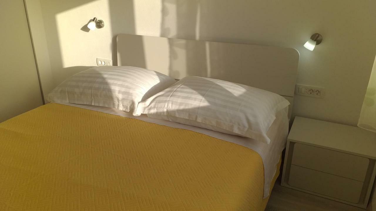 Apartment Zaklopatica Lastovo 외부 사진